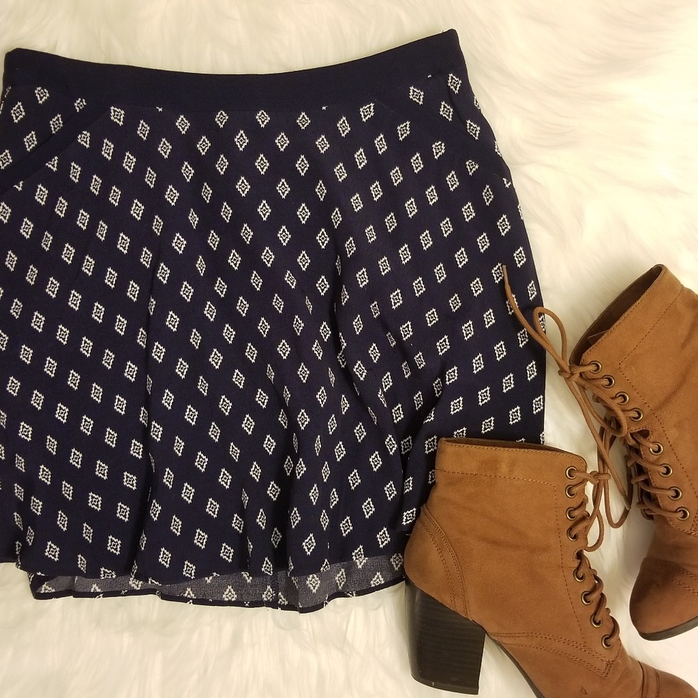 Forever 21 ❤ Navy Blue White Geometric Print Skirt